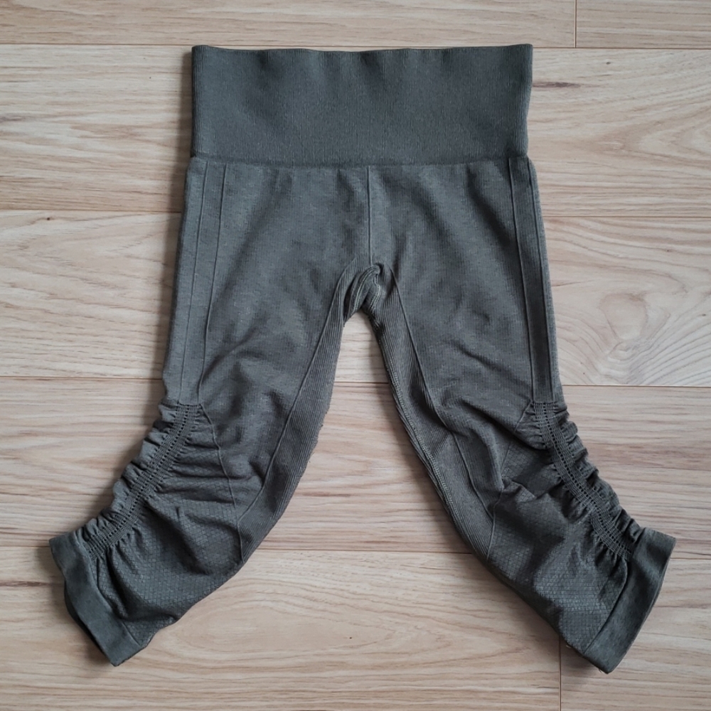 lululemon In The Flow Crops